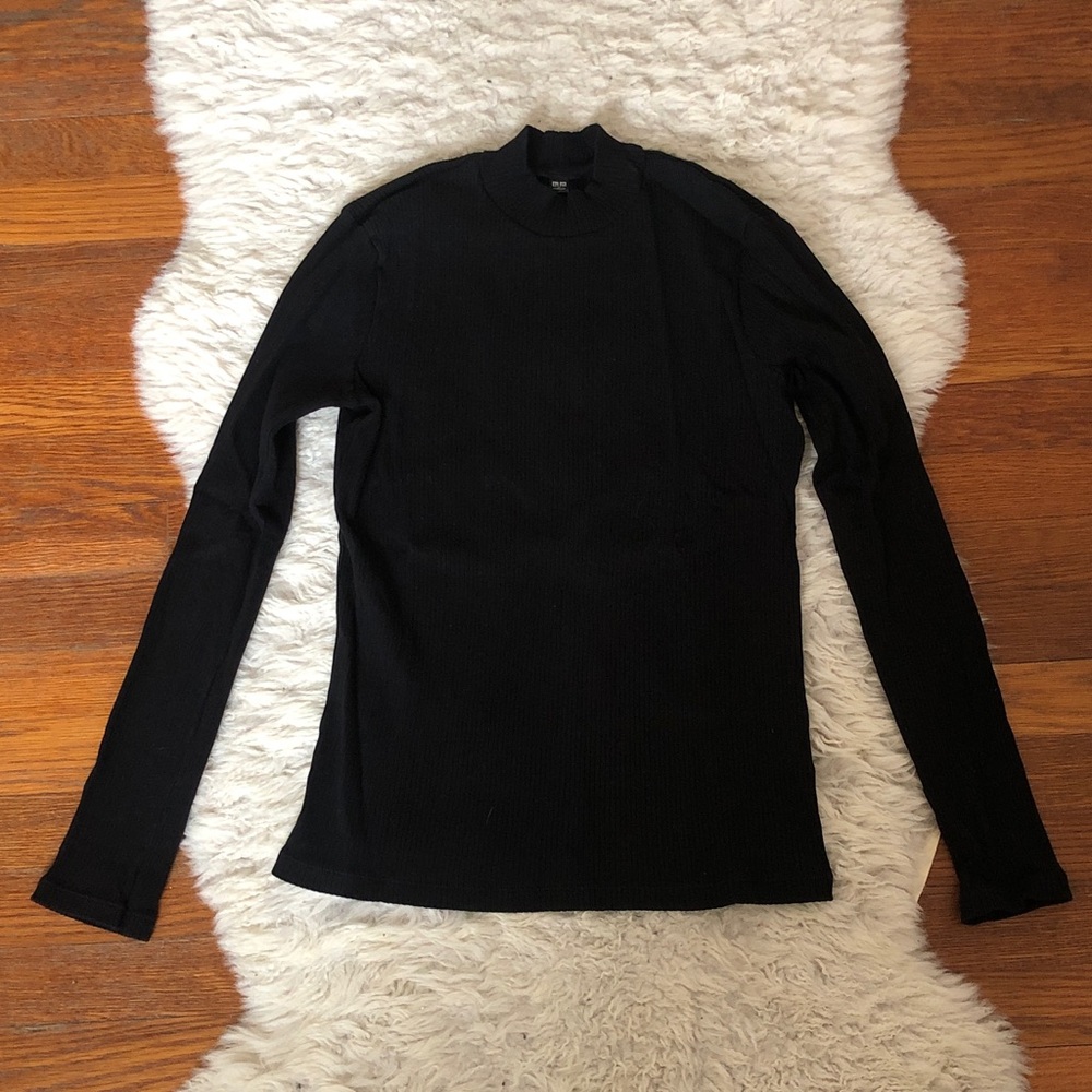 Uniqlo Mock Turtleneck Shirt